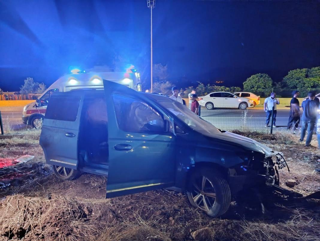 Hurdaya dönen araçtan yara bile almadan çıktı! Görgü tanığının sözleri dikkat çekti 2